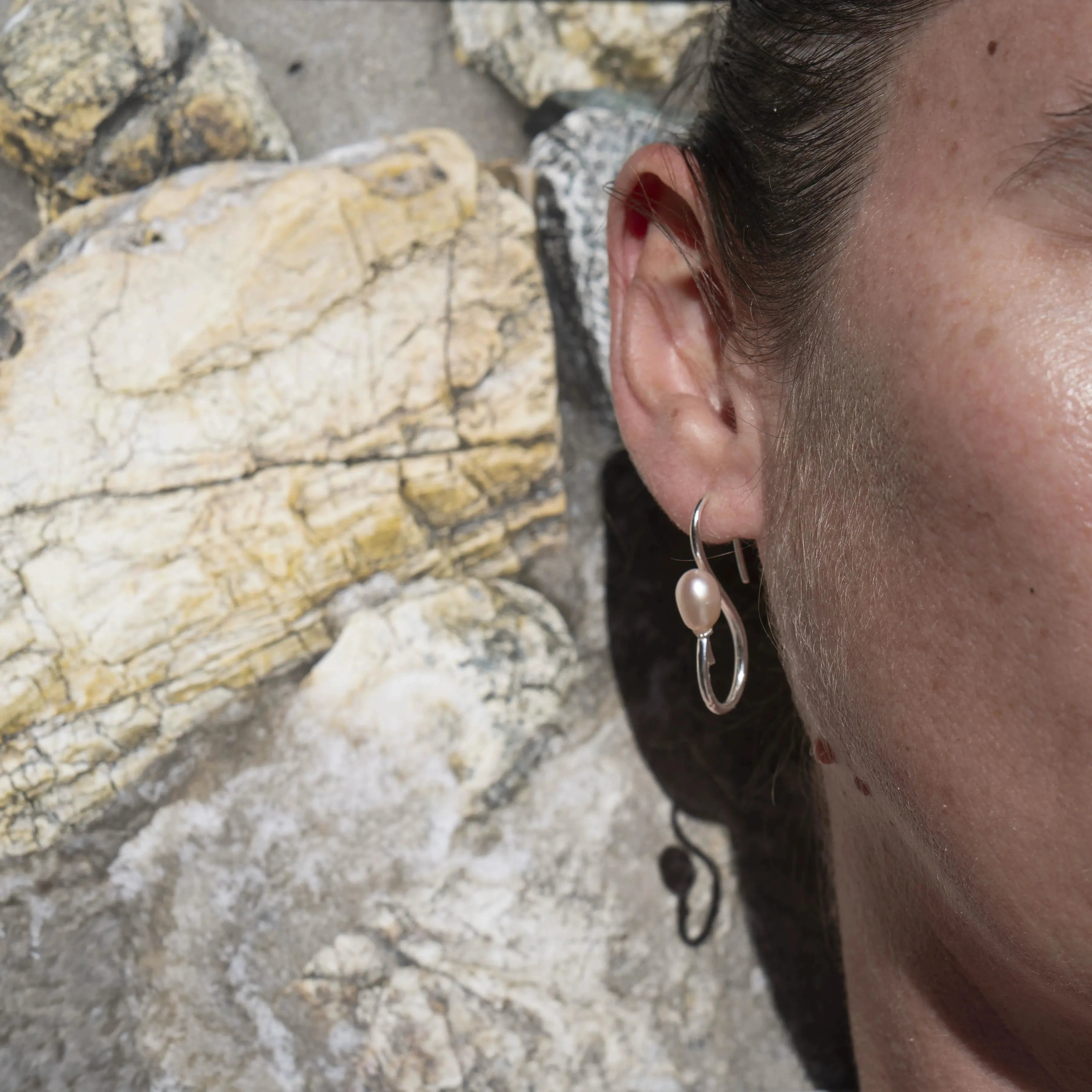 MOONRISE SEASHELL PEARL EARRINGS
