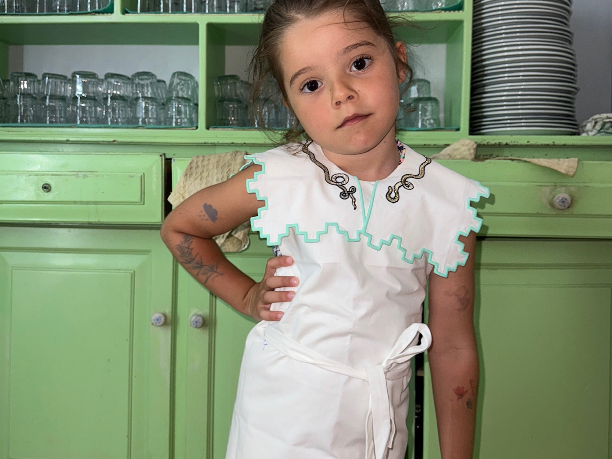 EARTH CHILD APRON